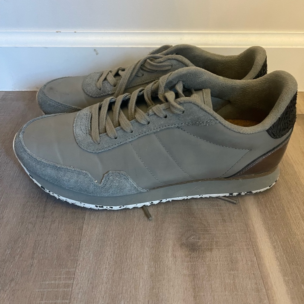 Sneaker